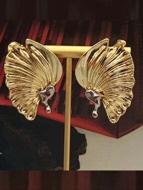 NWT Large Chic Asymmetrical Leaf Gold & Silver Drop Earrings